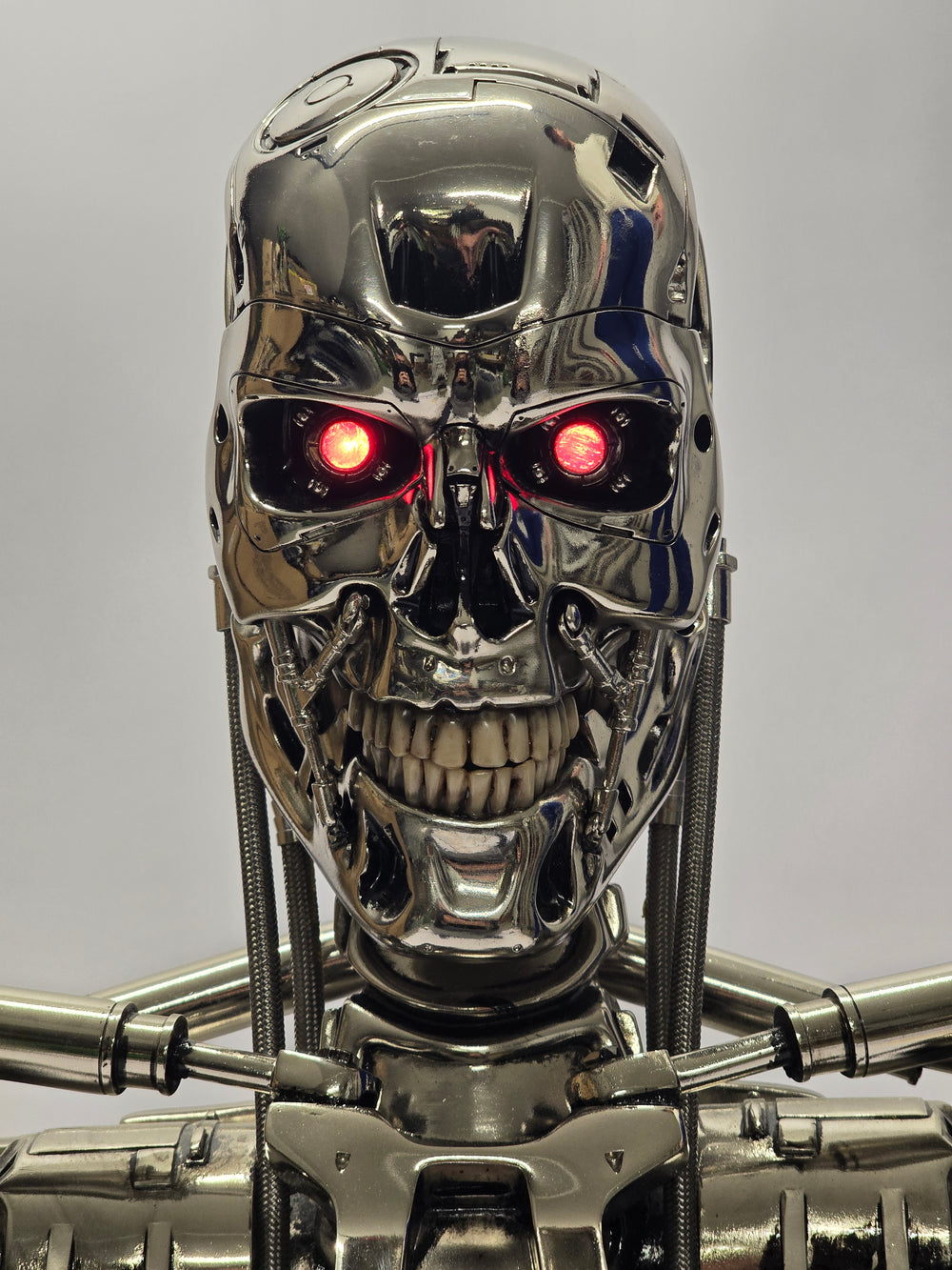 1:1 T-800 Endo-Skeleton Replika-Büste aus «TERMINATOR 2 – Judgment Day» (1991)