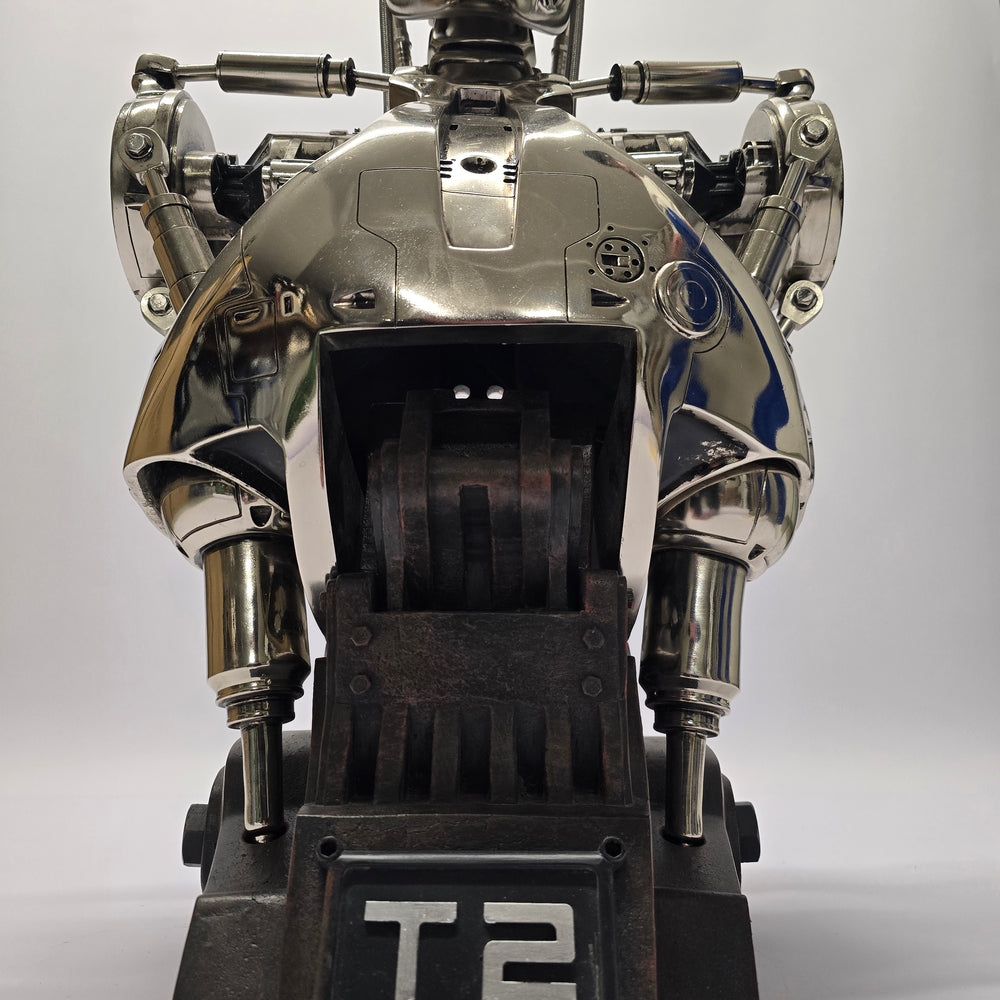 
                      
                        1:1 T-800 Endo-Skeleton Replika-Büste aus «TERMINATOR 2 – Judgment Day» (1991)
                      
                    