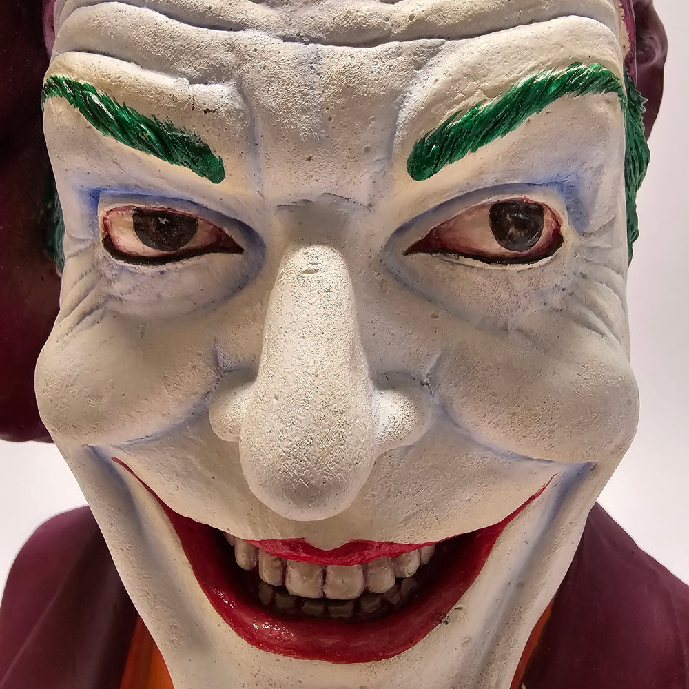 
                      
                        1:1 Joker Replika-Büste (Jack Nicholson) aus Tim Burton's «BATMAN» (1989)
                      
                    