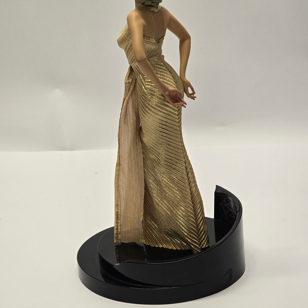 
                      
                        1:4 Marilyn Monroe Statue aus «GENTLEMEN PREFER BLONDES» (1953)
                      
                    