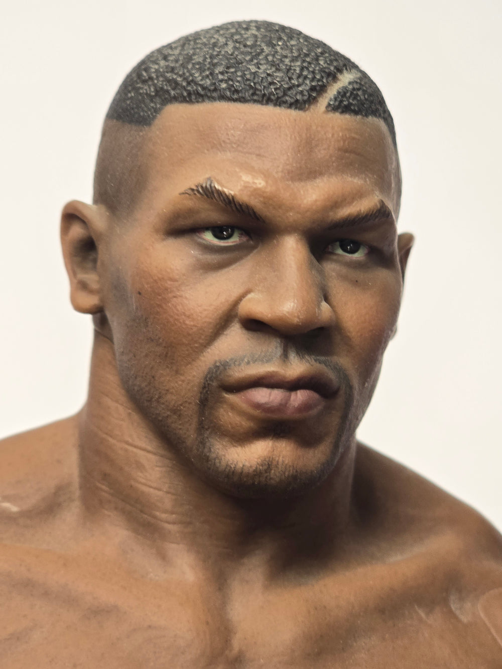 Realistische 1:4 Figur von Boxer Mike Tyson