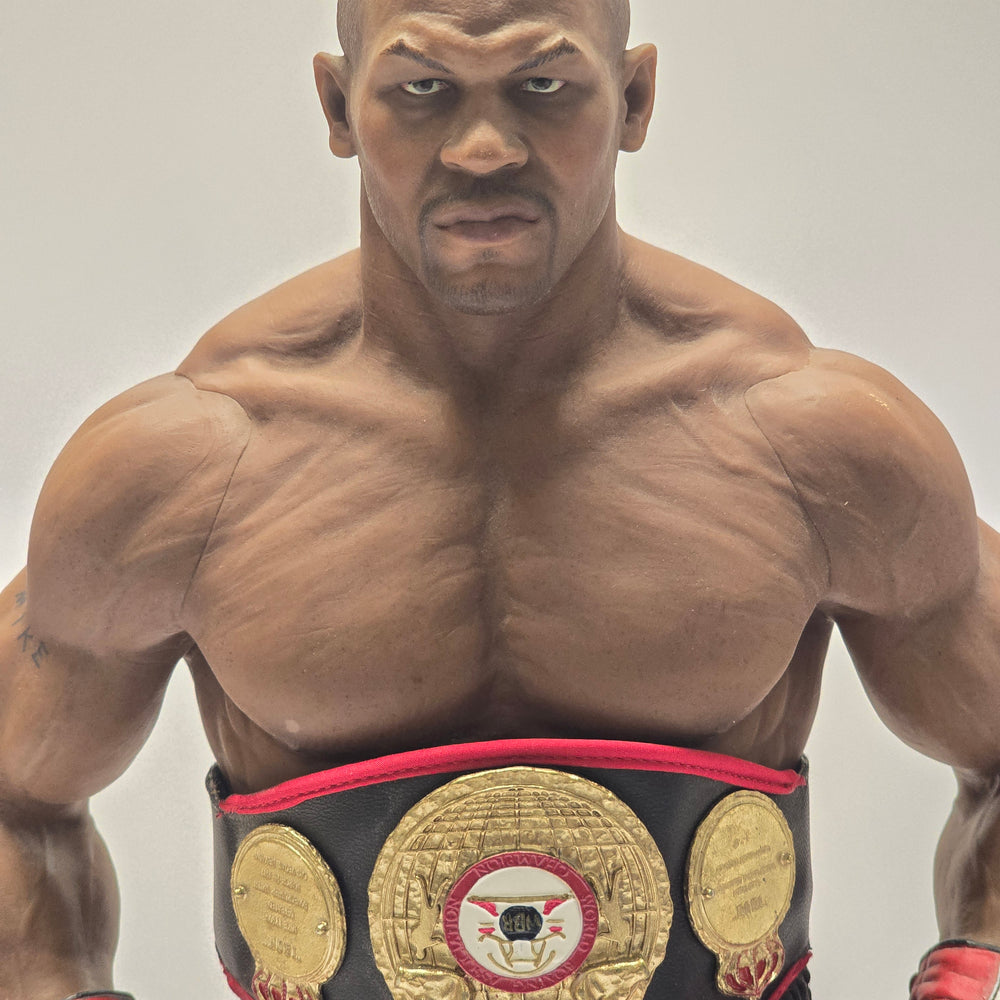 
                      
                        Realistische 1:4 Figur von Boxer Mike Tyson
                      
                    