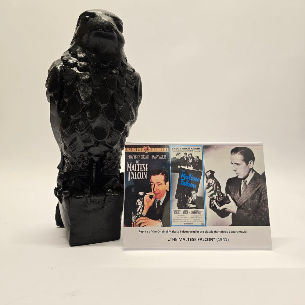 
                      
                        1:1 Replika des Malteser Falken aus dem Klassiker «THE MALTESE FALCON» (1941)
                      
                    