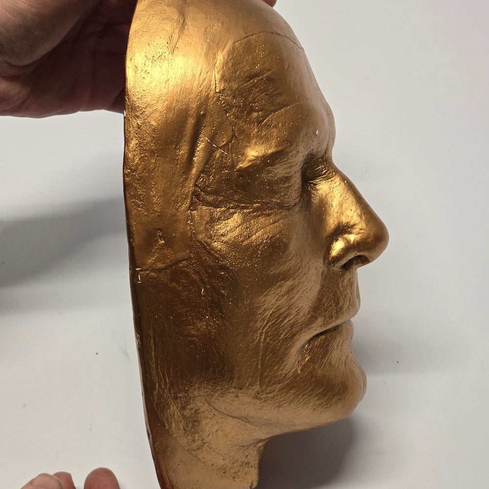 
                      
                        1:1 Gesichtsabguss (Lifecast) von James Bond Darsteller Roger Moore in Gips
                      
                    